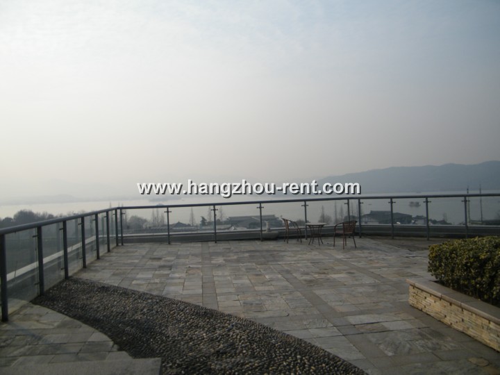 Apartment near carrefore and west lake for rent 