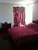 Looking for roommate Master Bedroom in 3 Bedroom apt, starting around end-June